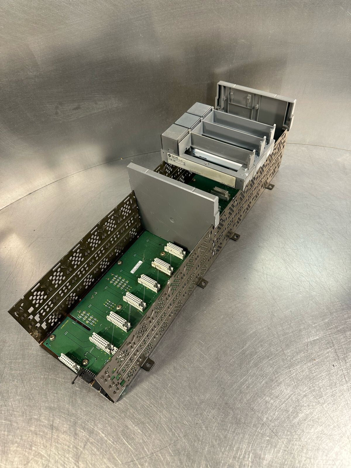 Allen Bradley 1746-A13 /B       13 Slot Rack SLC 500                (8.5.6)