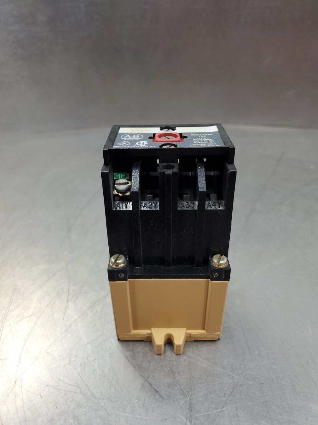 ALLEN BRADLEY 700-P000A22 SER B AC CONTROL RELAY.                          4D-31