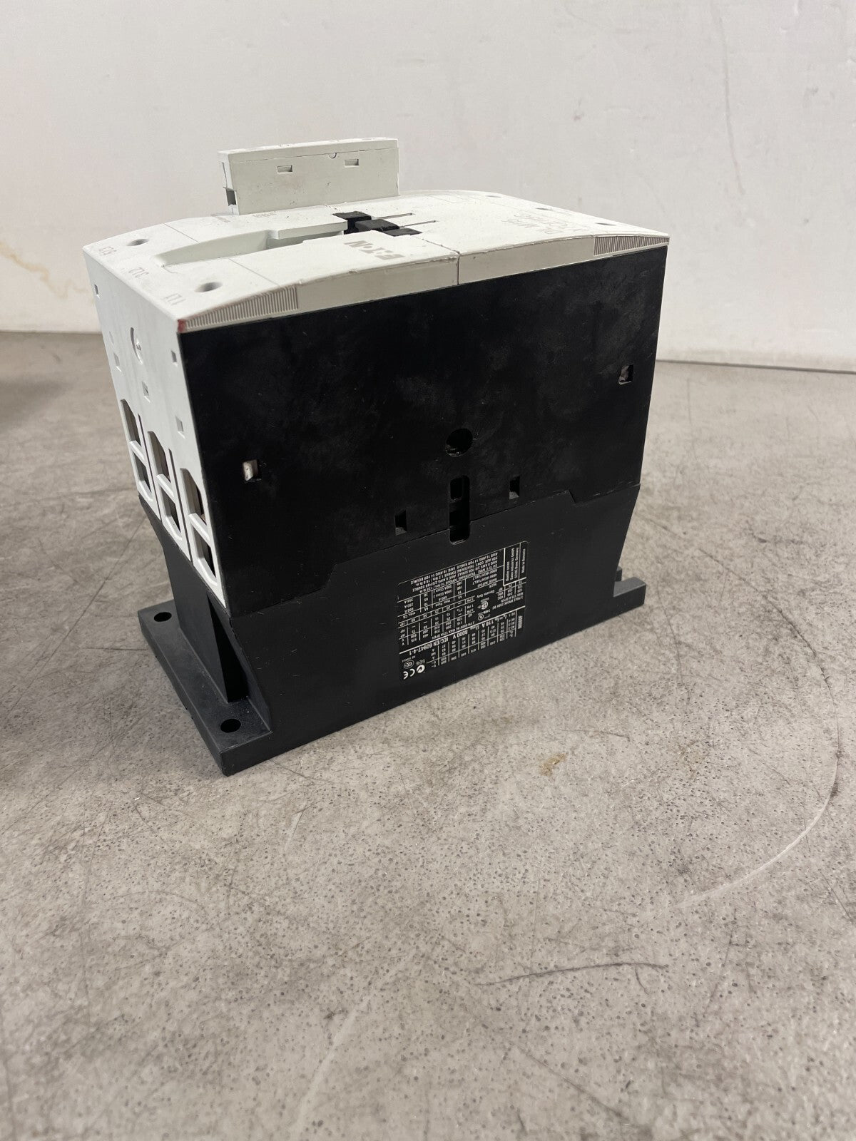 Eaton Dil M115 XTCE115G 24VDC coil 3 PHASE 50HP/230V 100HP/460V CONTACT @3.3.5