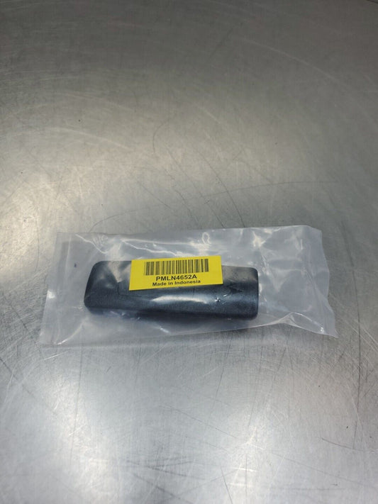 Motorola PMLN4652A Belt Clip.                                              5E-30