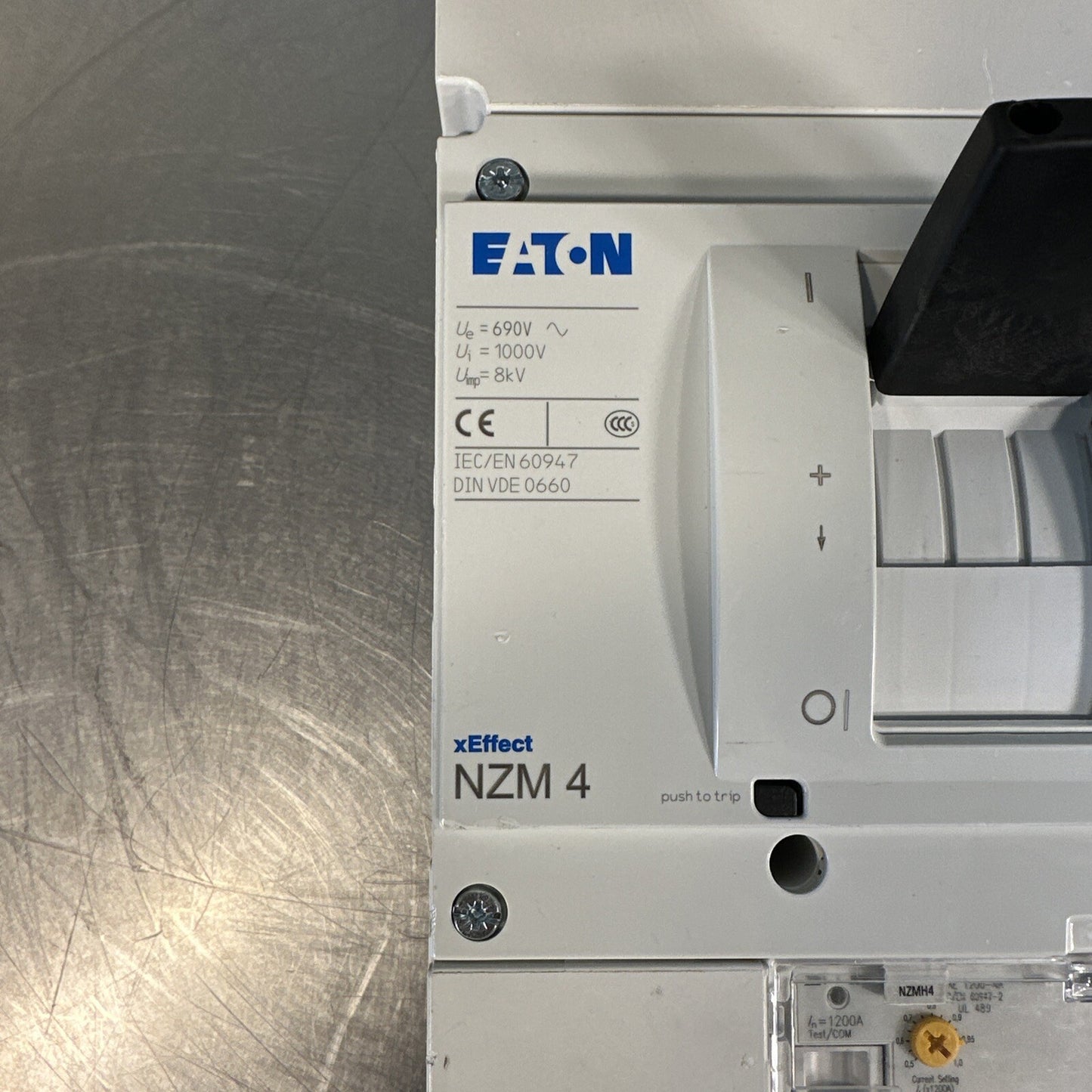 EATON NZM 4 Circuit Breaker NZMH4-AE-VE (BIN-2.5.5)