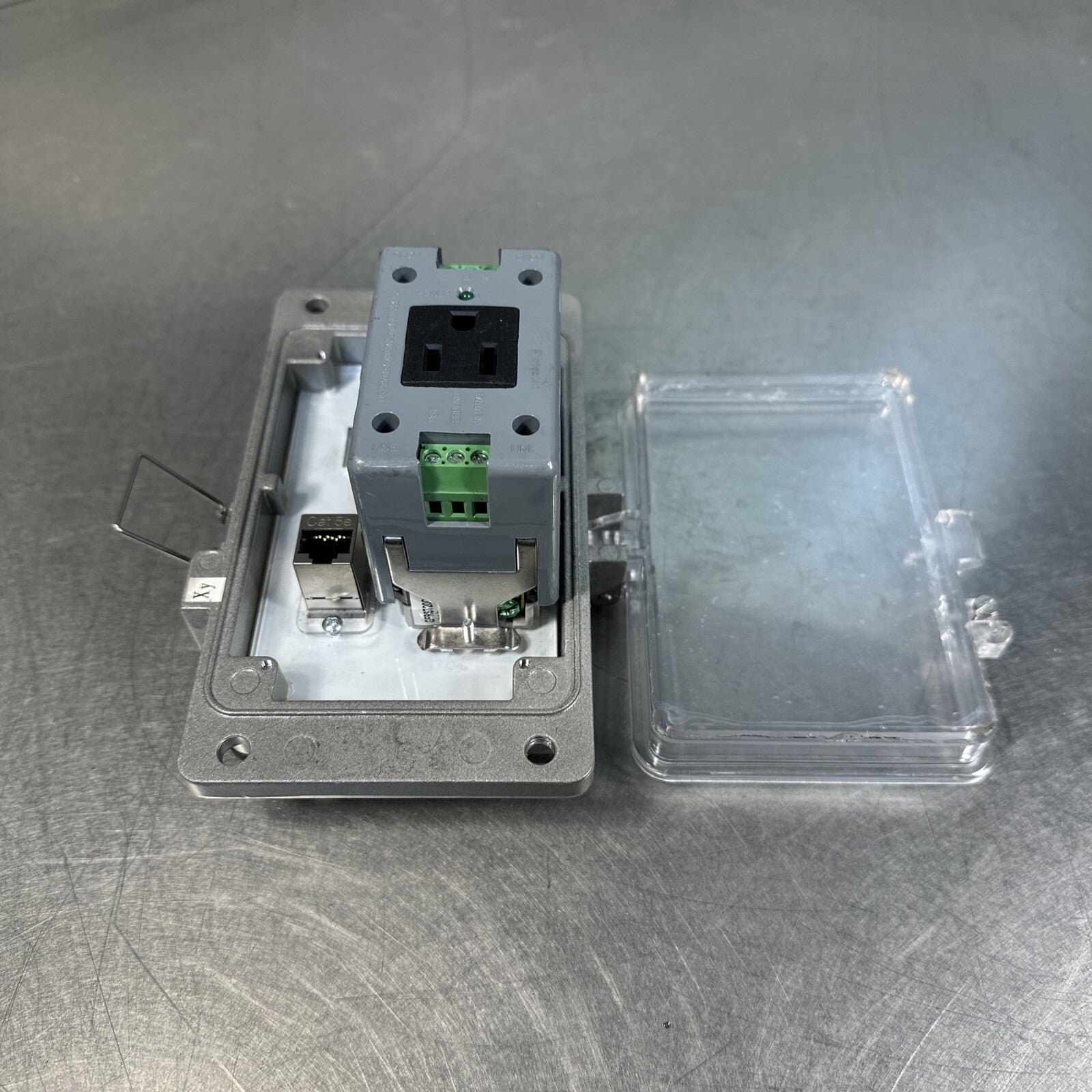 Grace Engineered - Port Interface P-R33-M3RF0 120VAC 5A - (BIN-1.5.5)