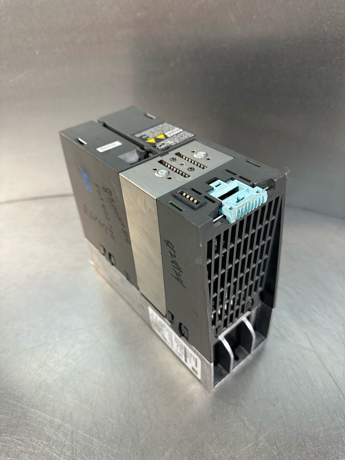 Siemens 6SL3210-1PB13-0UL0  FS:04 Sinamics Power Module PM240-2     (8.4.6)