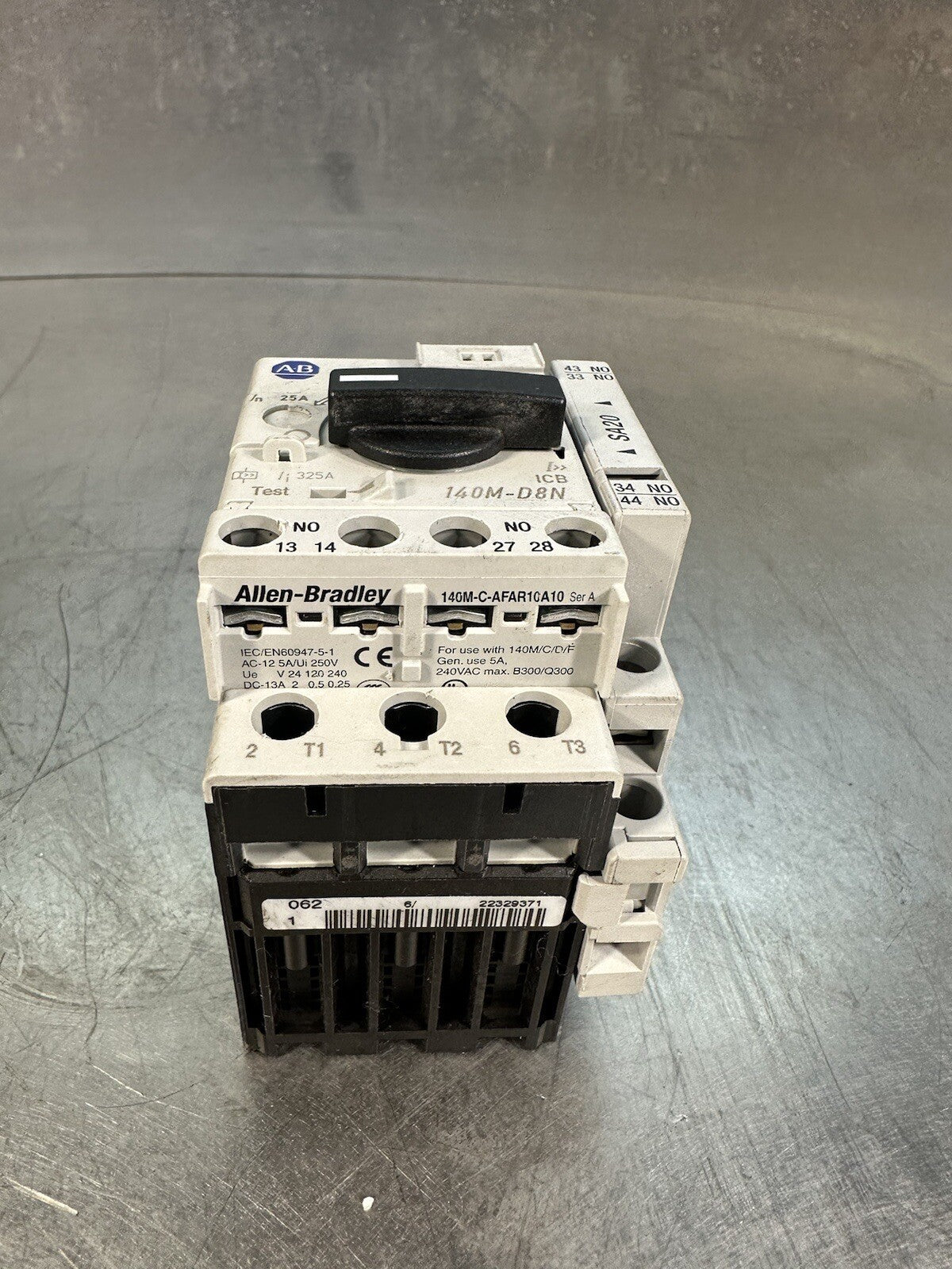 Allen Bradley 140M-D8N-C25 SC + (140M-C-A) (BIN-1.5.5)