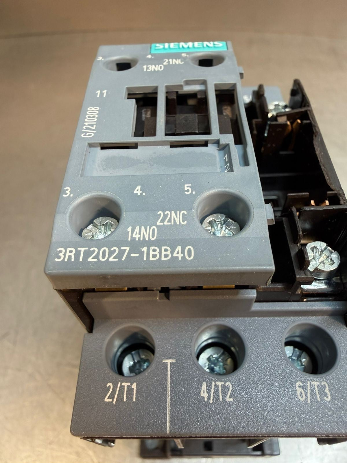 Siemens 3RT2027-1BB40 Power Contactor Motor Control            (7.2.1)