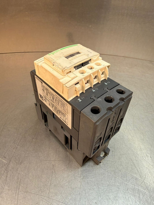 Schneider Electric LC1D40A Contactor                               (5.3.3)