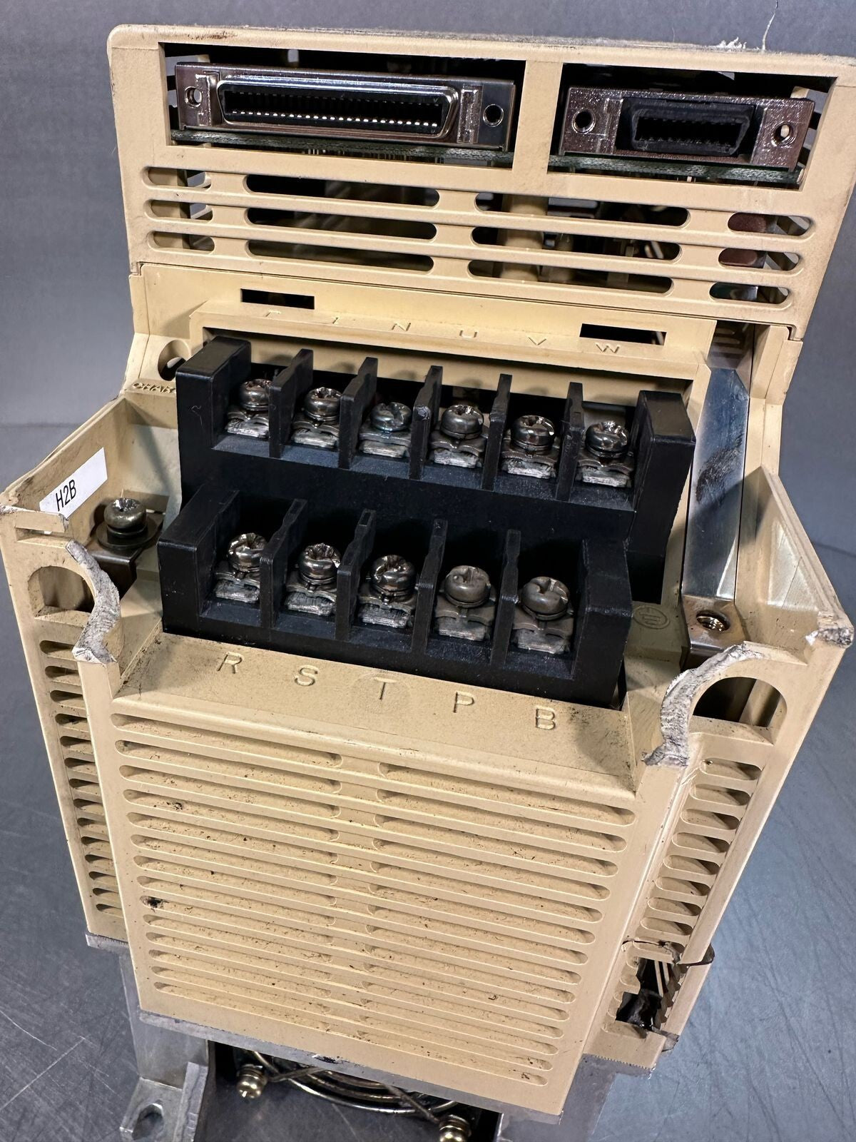 Yaskawa SGDB-10ADG    SGDB10ADG SERVO PACK                (8.4.6)