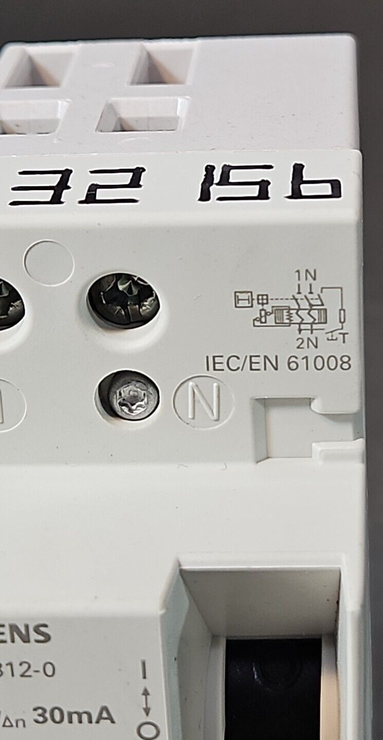 Siemens 5SM3 312-0  Circuit Breaker                                    (BIN423)