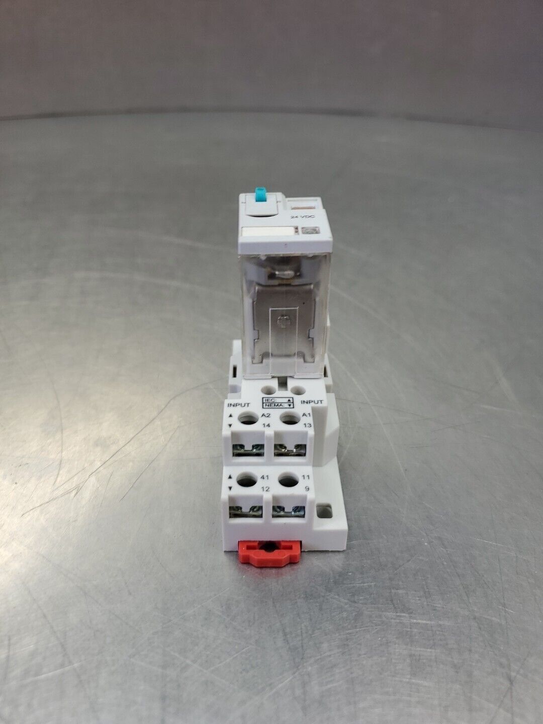 MAGNECRAFT 782XBXM4L 24VDC RELAY w/70-782D8-1 Base.                        4C-38