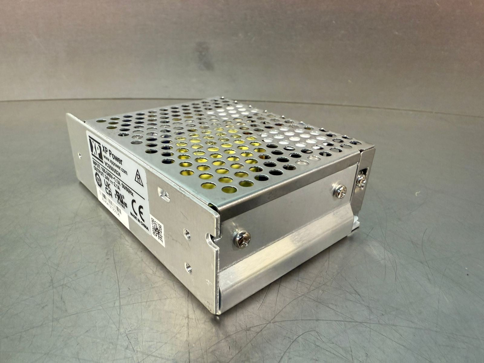 Xp  Power VCS50US24 Inp. 100-240V ~1.1A / Out 24V-2.1A             (2.4.4)