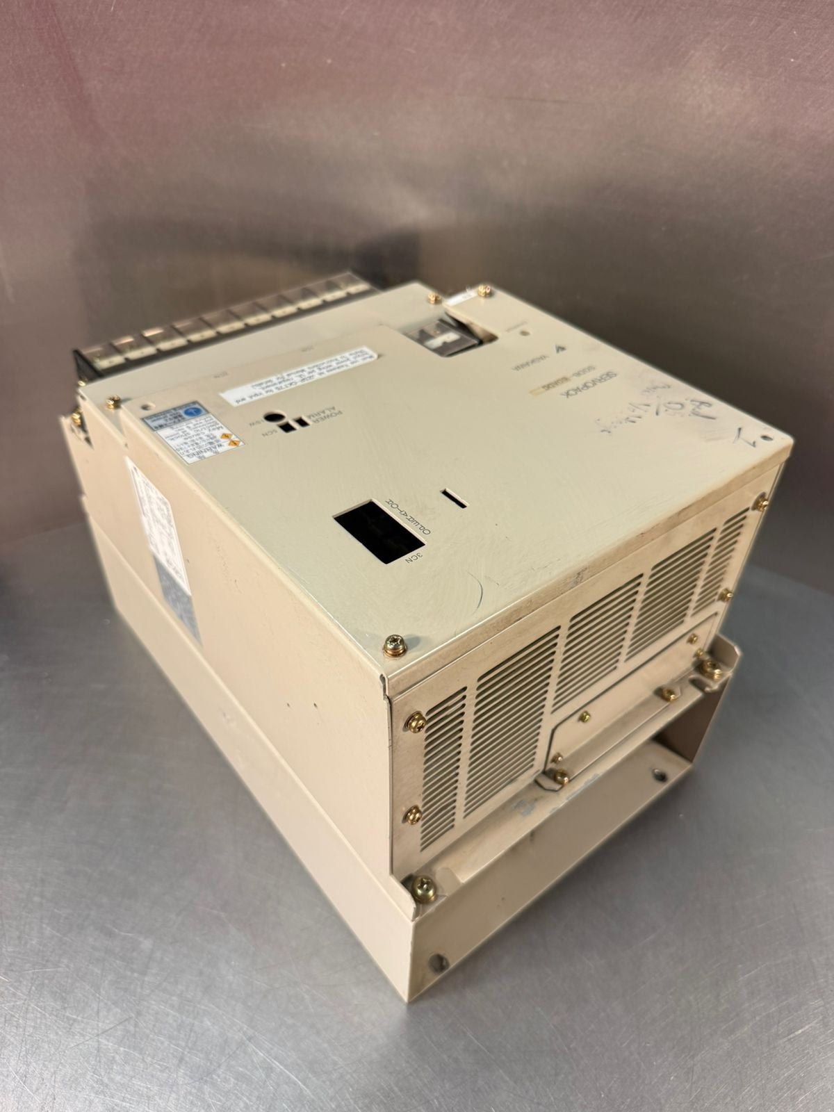 Yaskawa Servopack SGDB-60ADG  200-230V 5.5kW 3 Phase               (1.4.5)