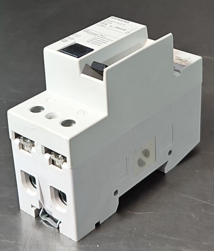 Siemens 5SM3 312-0  Circuit Breaker                                    (BIN423)