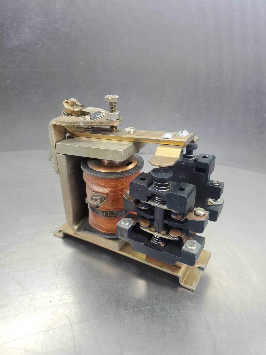 General Eletric IC2820A100-BB 10Amp 600Volts Non-Enclosed Relay.           4E-28