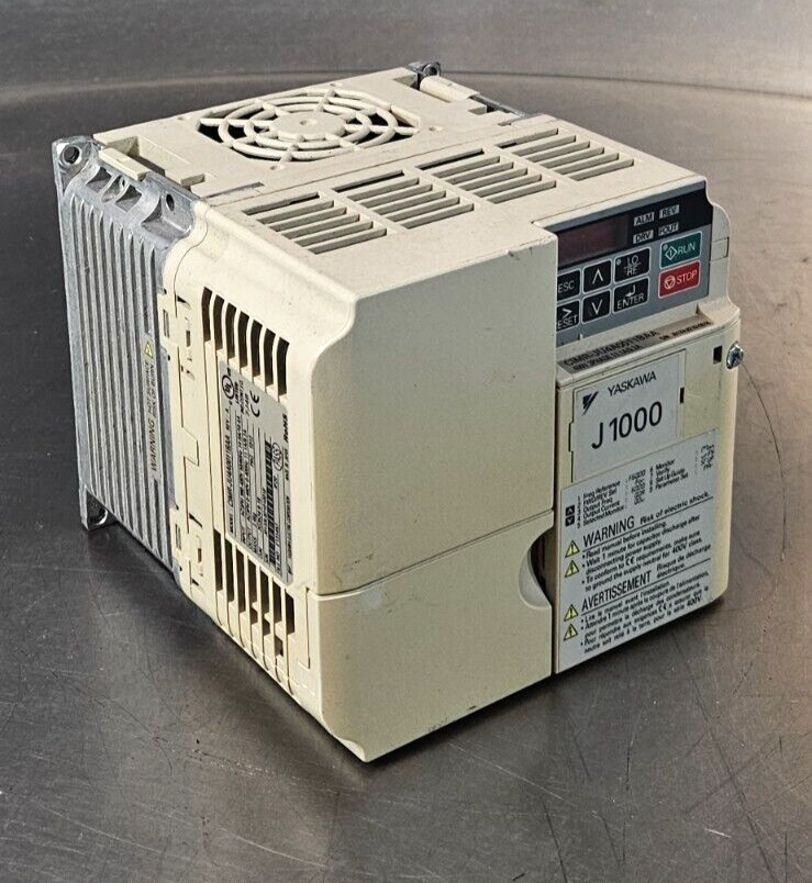YASKAWA Electric CIMR-JU4A0011BAA PGR:1012 Input 380-480V    (BIN553)