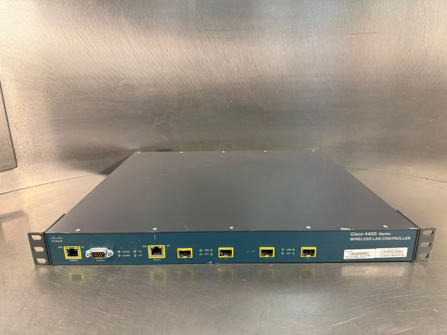 Cisco 4404-100-AP AIR-WLC4404-100-K9 Wireless LAN Controller      (11.5.4)