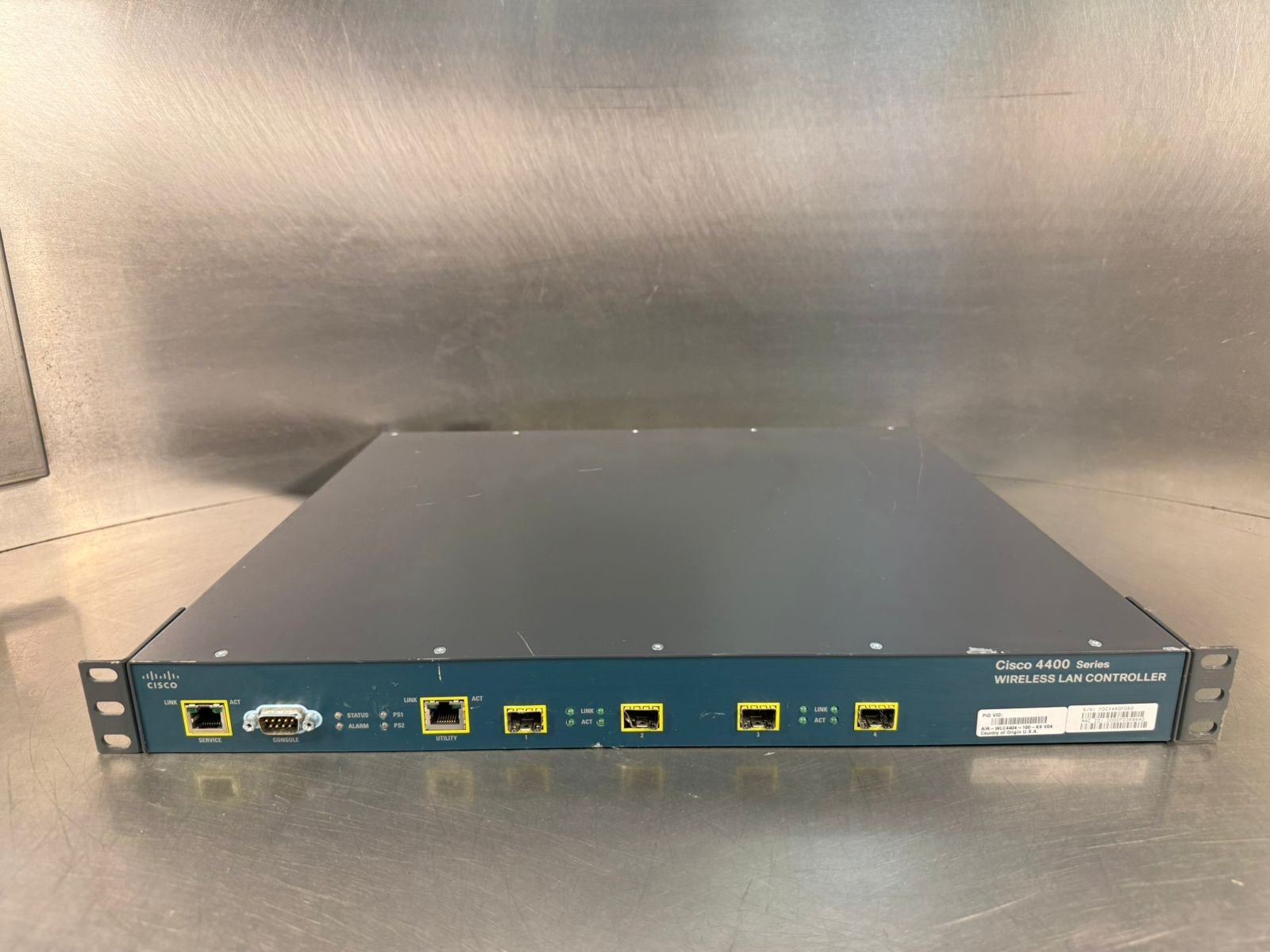 Cisco 4404-100-AP AIR-WLC4404-100-K9 Wireless LAN Controller      (11.5.4)