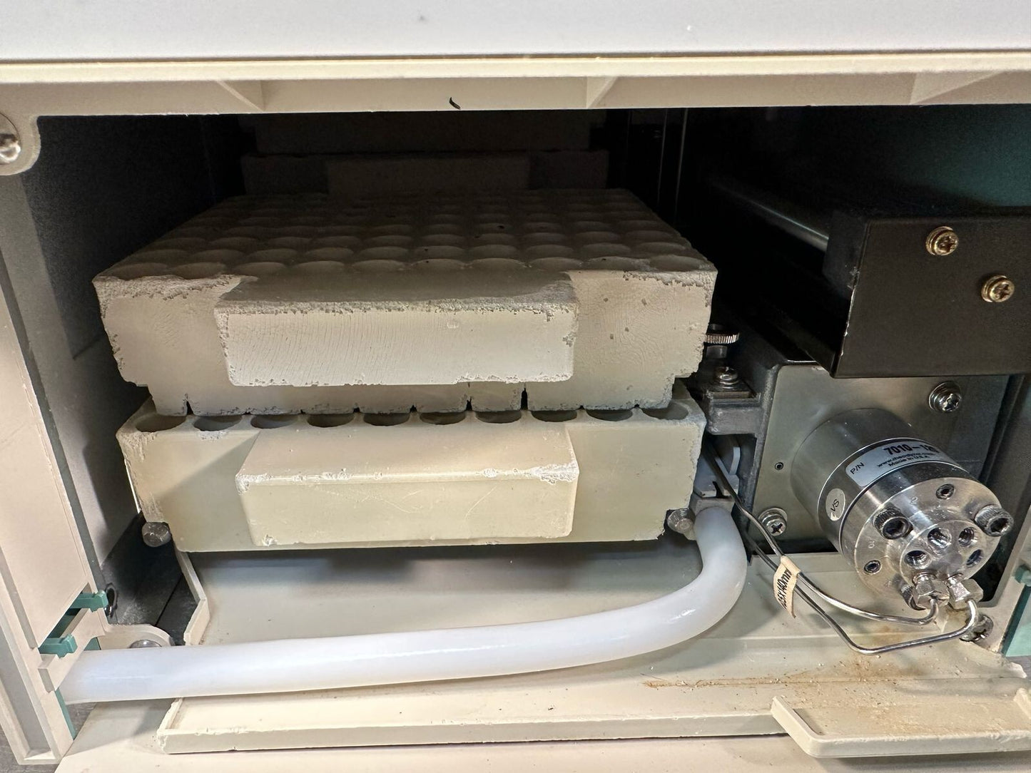 Hitachi L-7200 Autosampler 810-0201 (9.5.4)