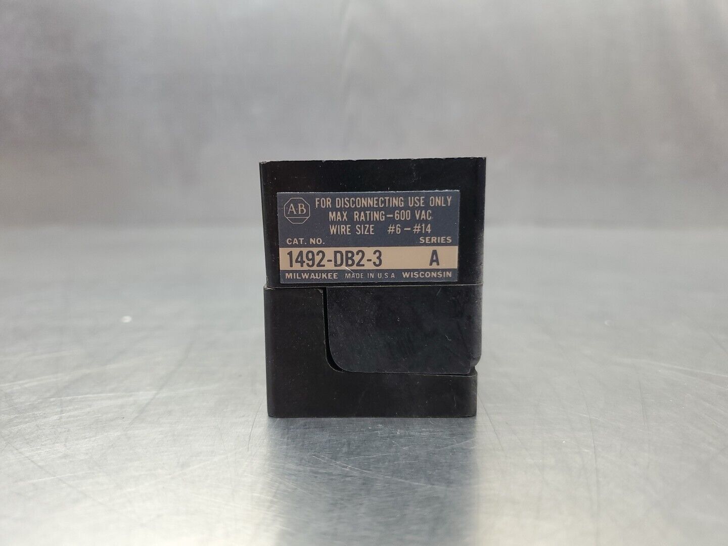 ALLEN BRADLEY 1492-DB2-3 Ser A 600VAc Connector Module.                    4C-28