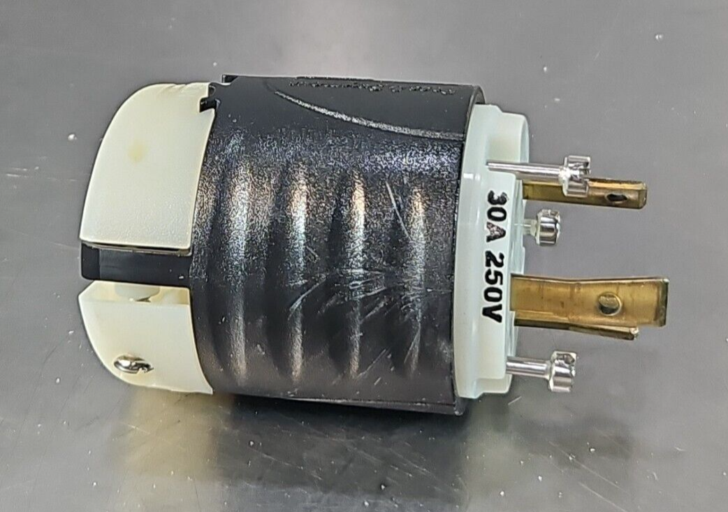 Pass & Seymour L630-P Yellow Turn Lock Twist Locking Plug 30A 250V        loc4C2