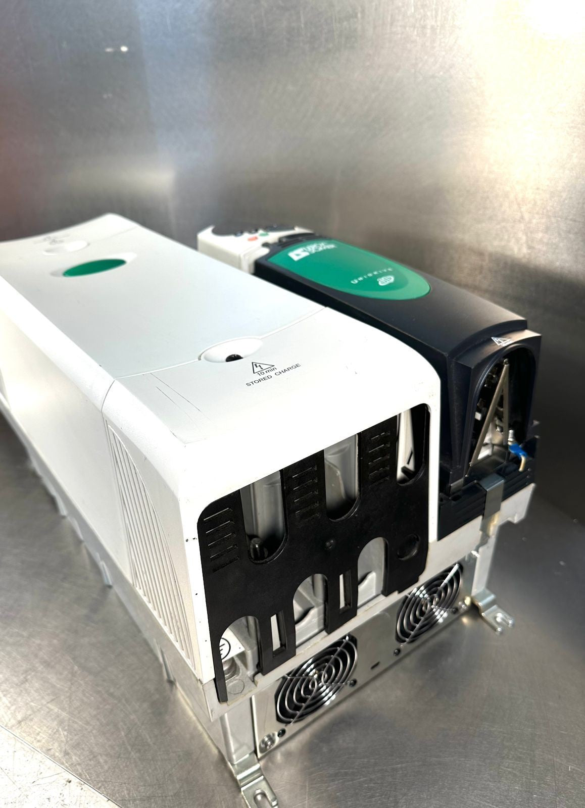 Leroyy Somer Unidrive SP4402 37/45Kw I/P 380-480V 50-60Hz 3Ph    (10.6.5)