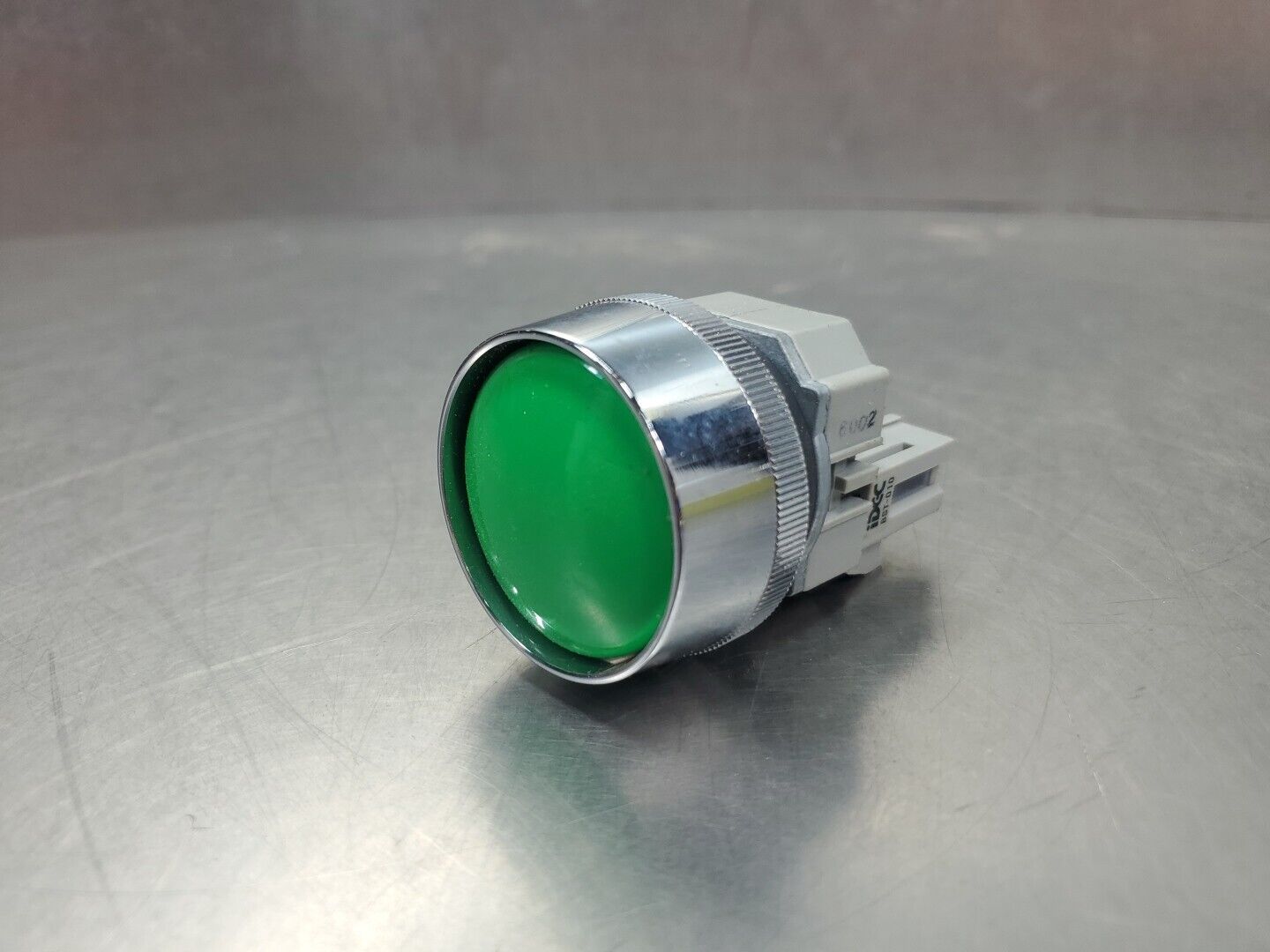 Idec BST-010 Green Plunger Switch.                                         4E-36