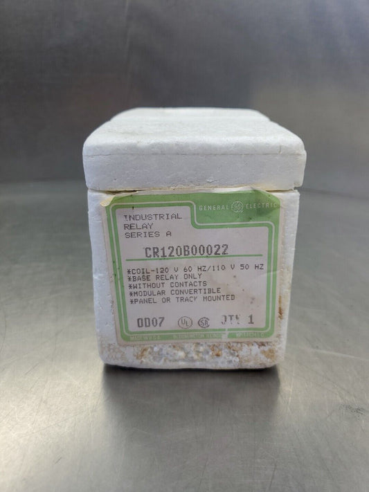 GE CR120B00022 Relay, Ser A, 120V Coil.                                    4E-20