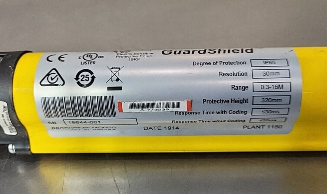 ALLEN BRADLEY 440L-R4KL0320YD Ser.A REV D GuardShield.  (BIN 3.3.4)