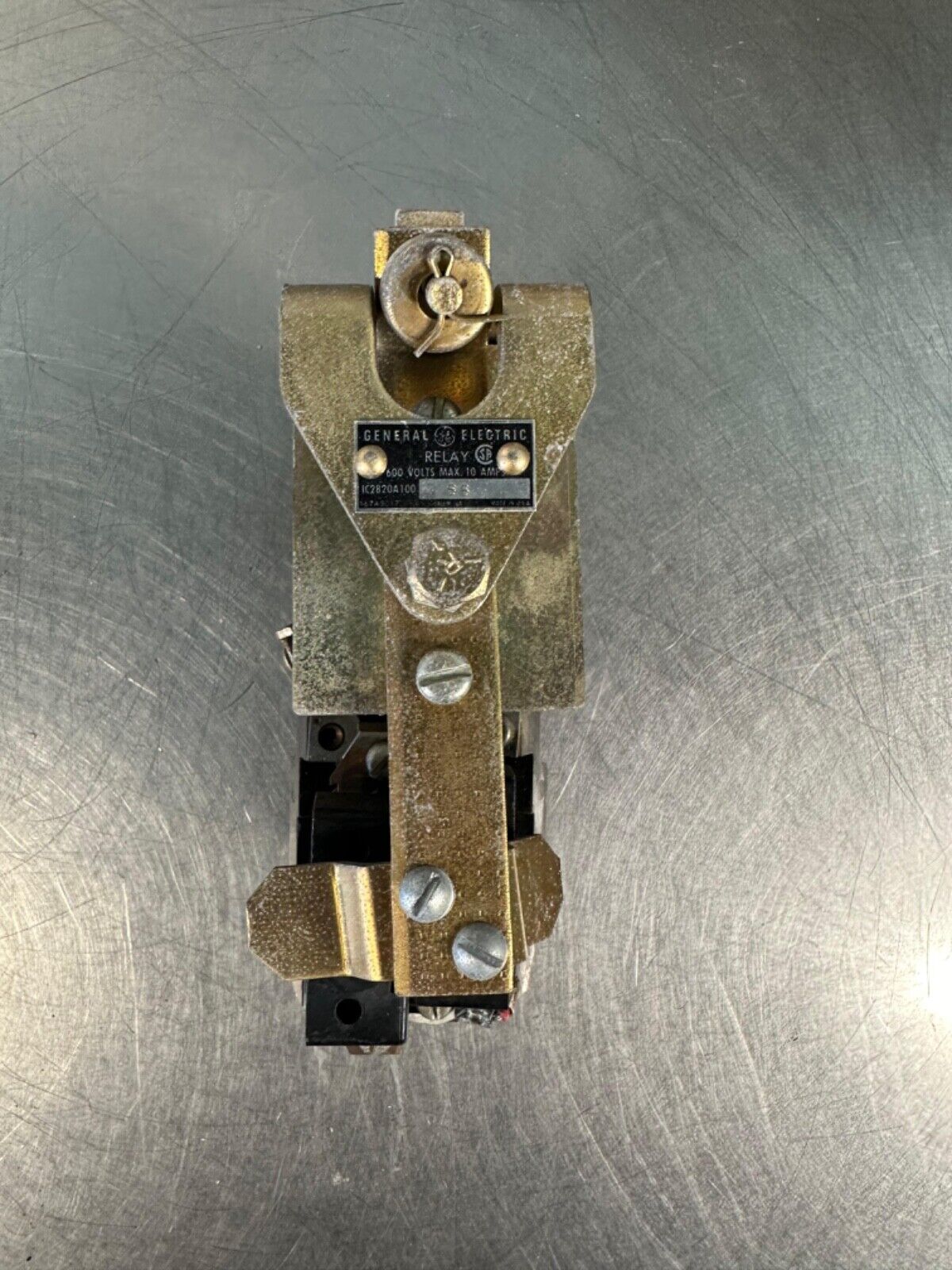 Ge IC2820A100-BB Relay 600v / 10 amp. IC2820A100BB (4c-37)
