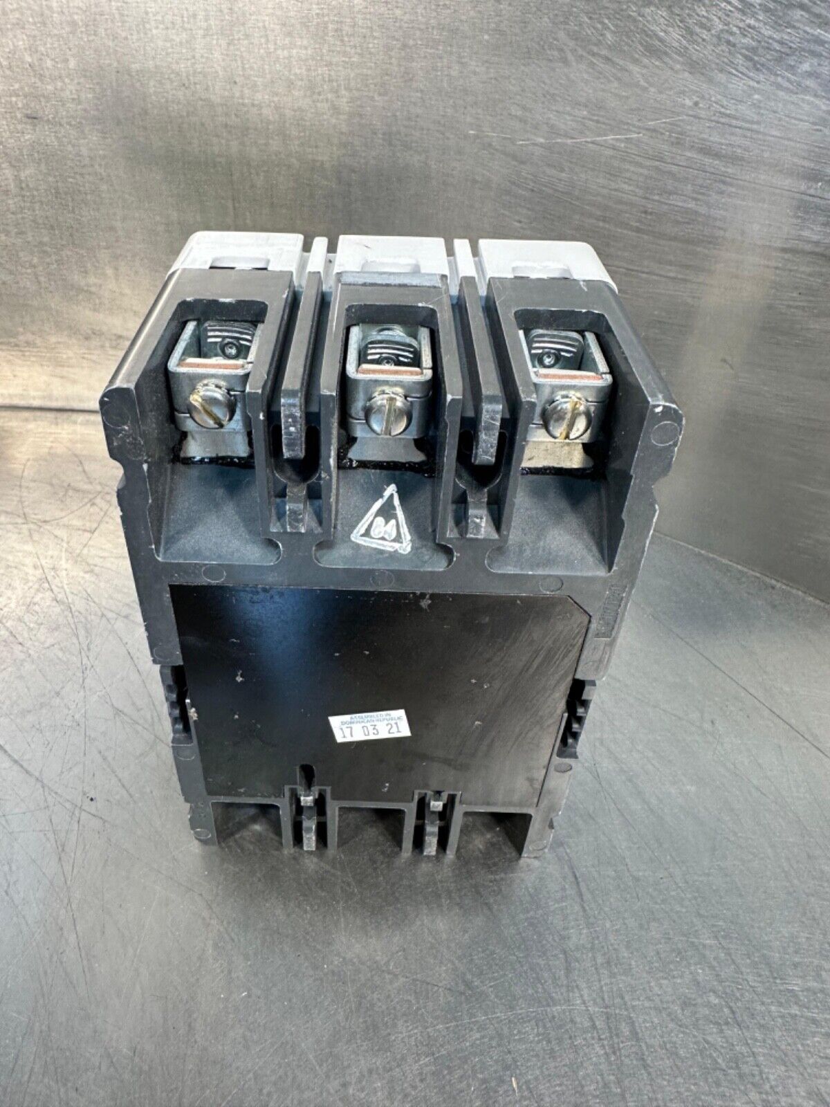 HMCP100L3C Eaton 100A 3 POLE 600VAC Circuit Breaker HMCP100L3C (4C29