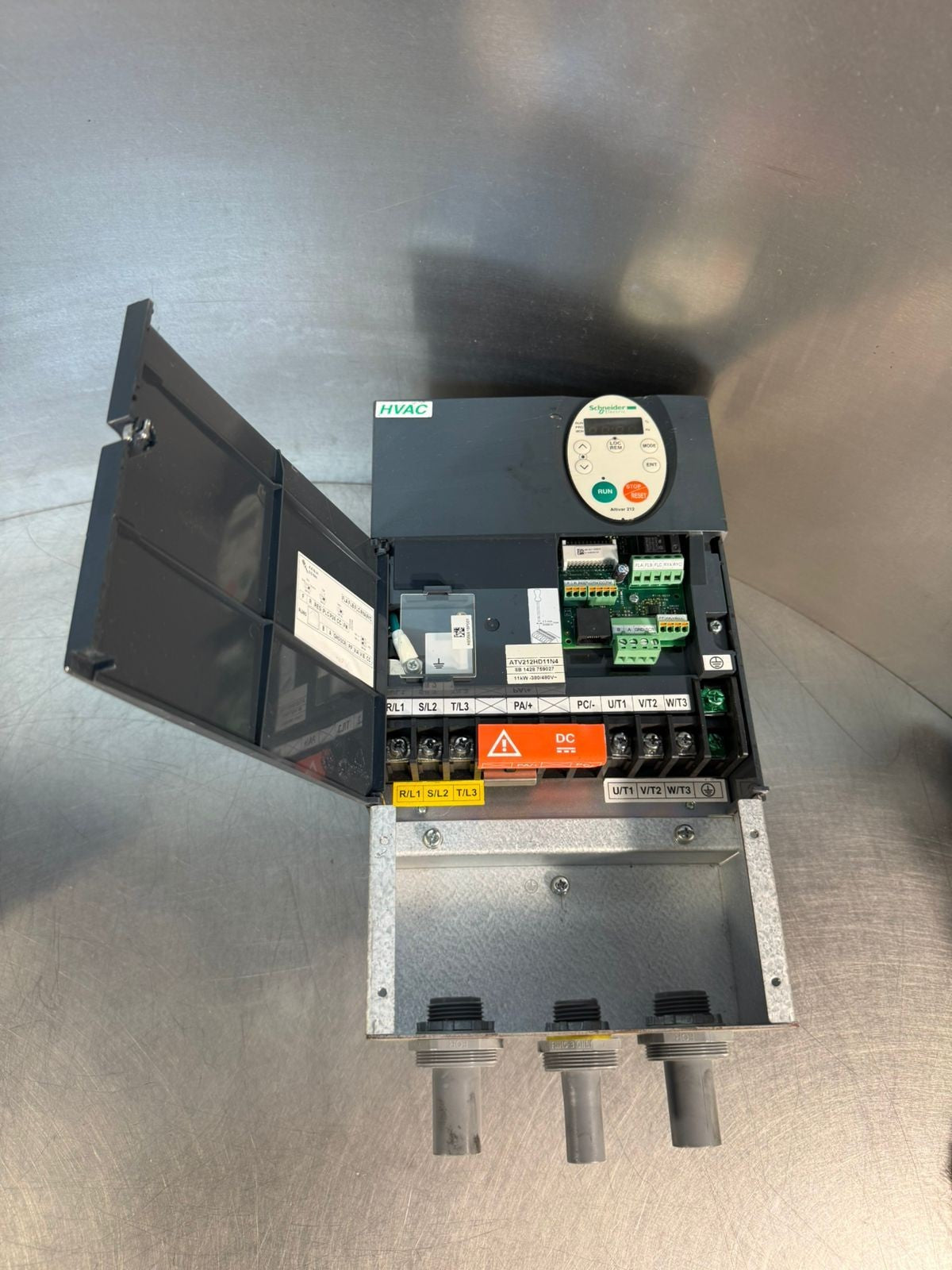 Schneider ATV212HD11N4 Ac Speed Drive 11kw 15hp                   (10.5.3)