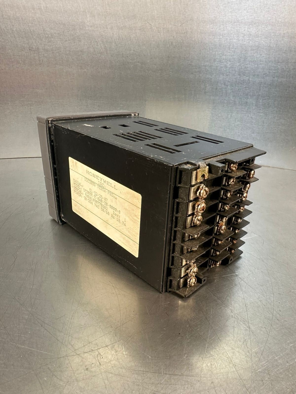 Honeywell UDC3000 Versa-Pro Temp. Control DC300K-E-0A0-20-0000-0   (4.2.5)