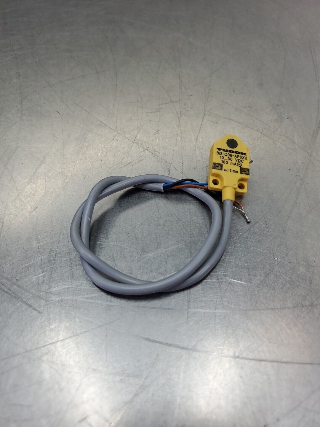 TURCK Bi3-Q06-AP6X2 10-30VDC 100mA Sensor.                                 5E-16