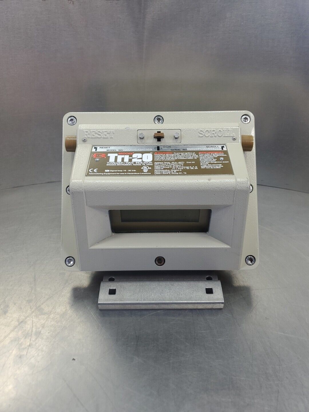 BROOKS Tri-20 Totalizer/Rate Indicator, 0320AA1A1B1B1B, 19-30VDC.             2D