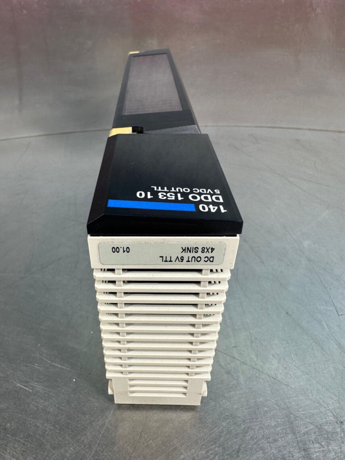 Schneider Automation 140 DDO 153 10 5VDC Out TTL  (3B-29)