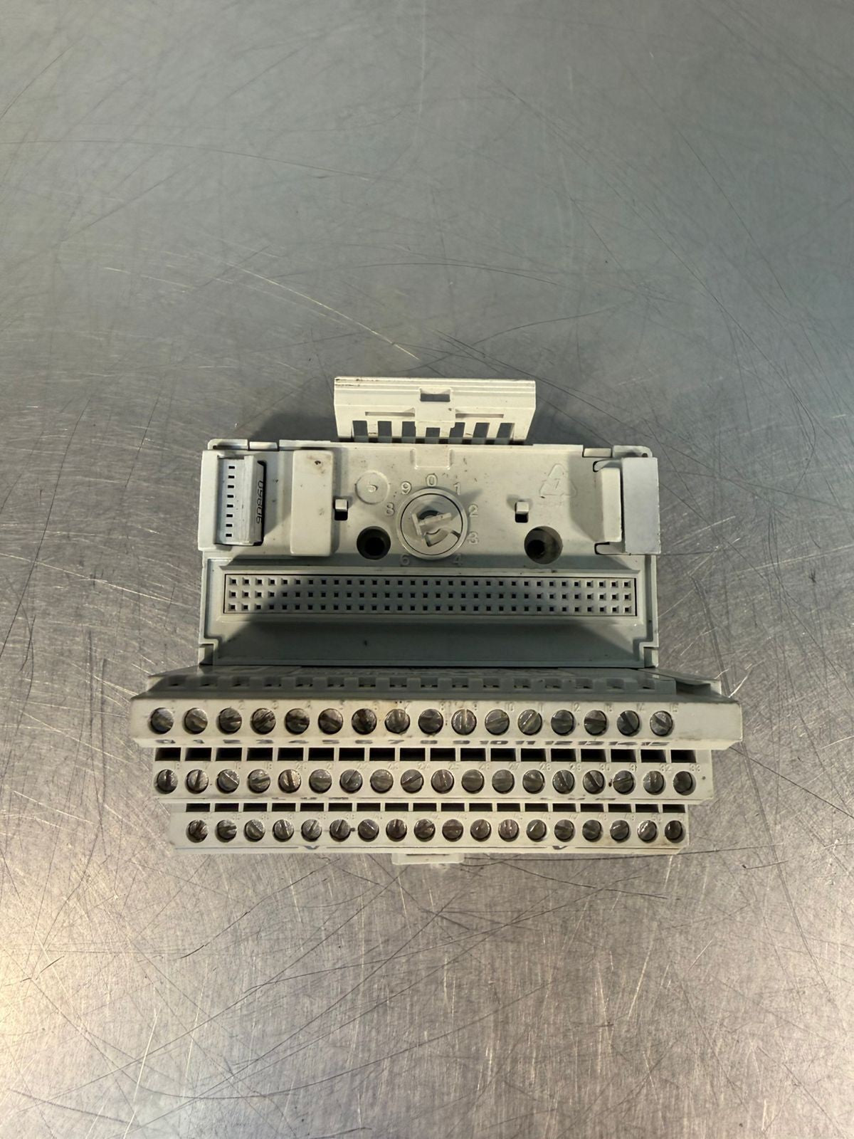 Allen-Bradley 1794-TB3 /A Rev B01  96145477  (4.1.3)