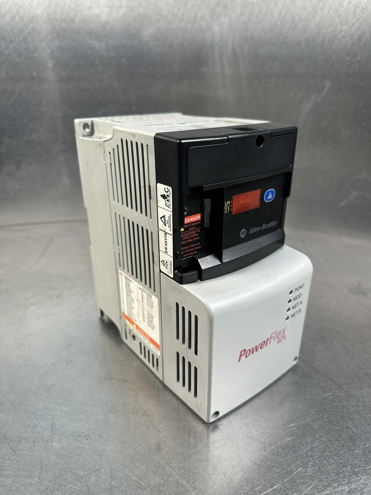 ALLEN BRADLEY 22D-D2P3N104 POWER FLEX 40P - 1HP + 22-COMM-E - EACH - (BIN-1.4.3)