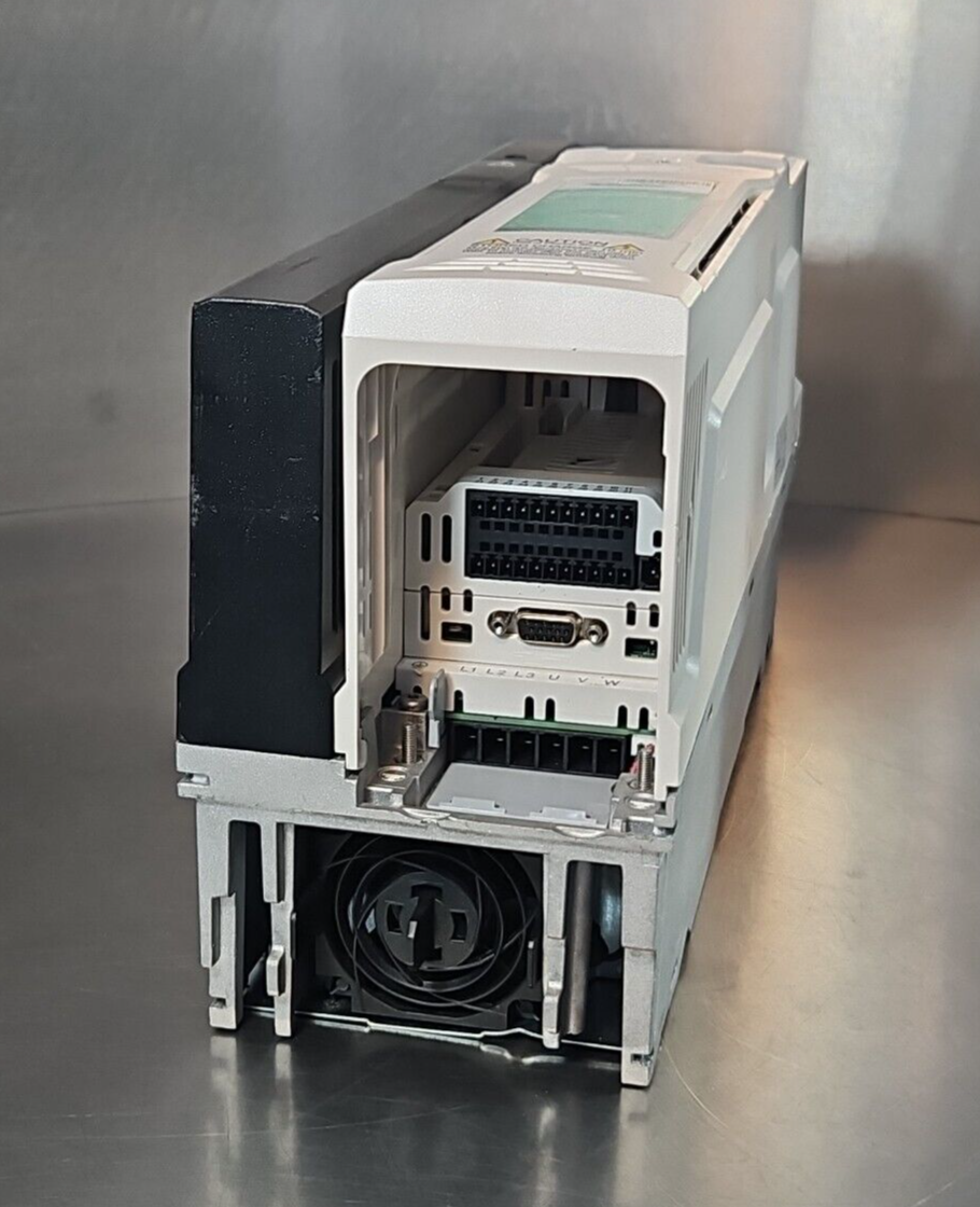 Control Tecniques M701-044-00150A Servo Driver 5.5/10hp H/W V2   (BIN2.4.4)