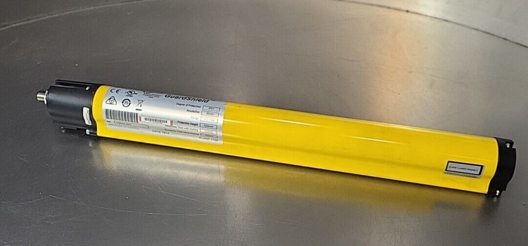 ALLEN BRADLEY 440L-R4KL0320YD Ser.A REV D GuardShield.  (BIN 3.3.4)