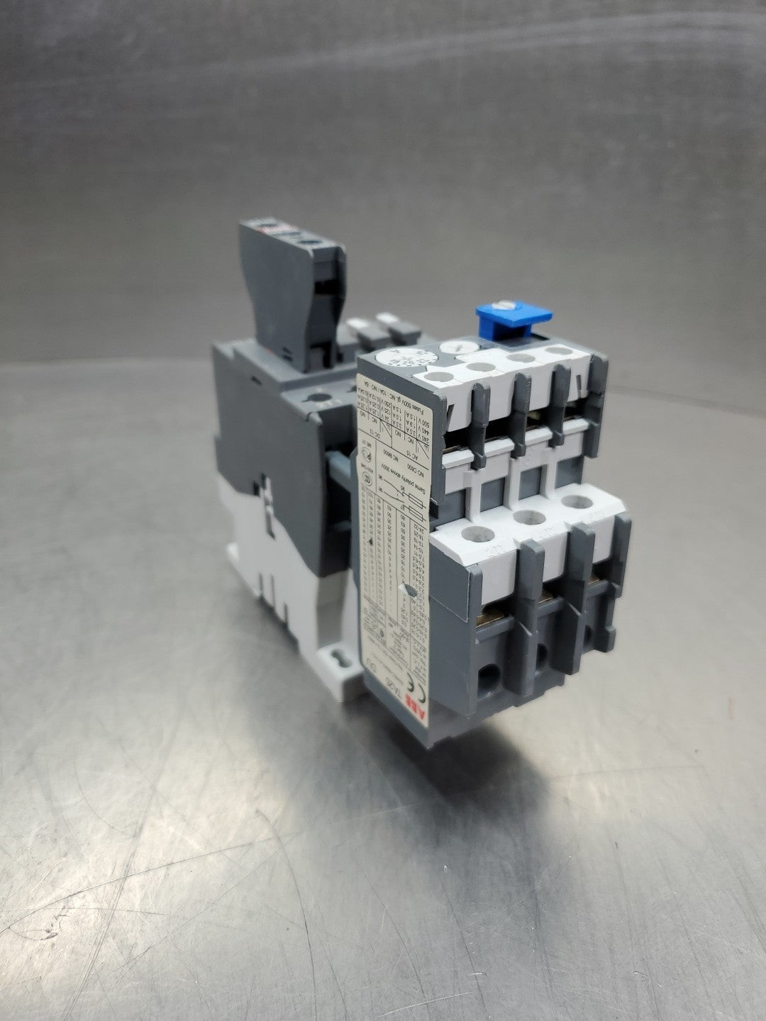 47085319