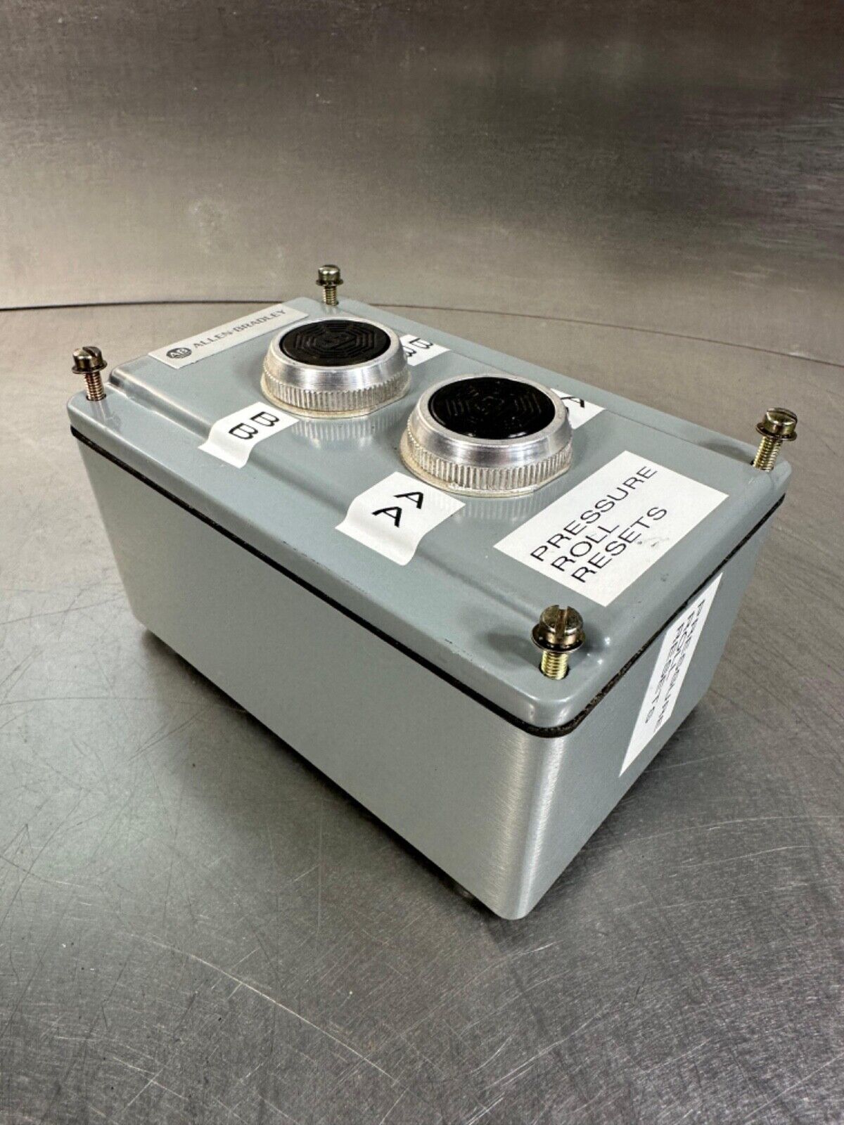 Allen-Bradley 800T-2TZ Push Button Enclosure  2 Hole NEMA 4, 13  (5D-13