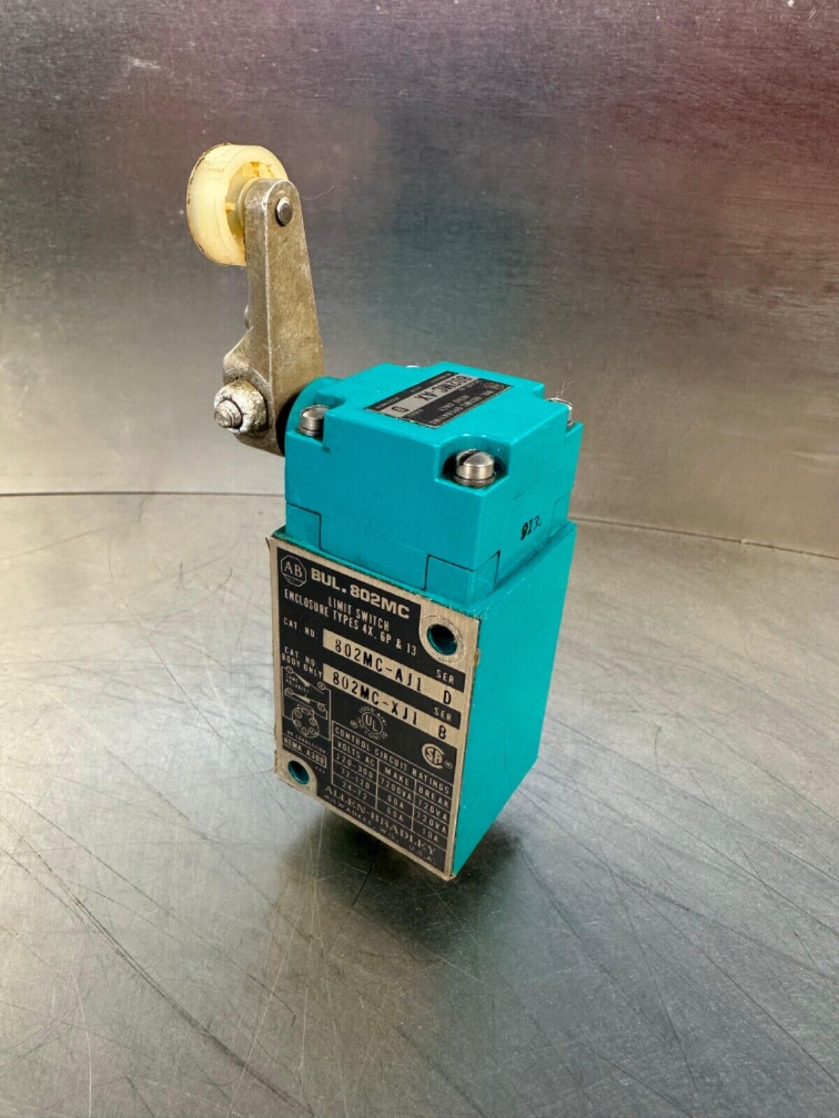 Allen Bradley 802MC-AJ1 /D  With  802MC-AX /D Operador Head (6E-12)