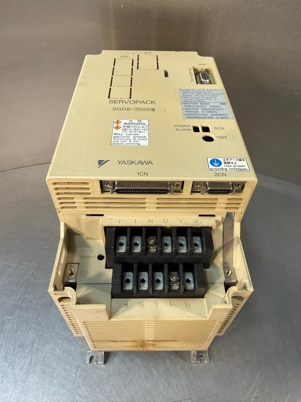 Yaskawa Servopack SGDB-20ADG IN 200-230V 3PH 12A OUT 0-230V        (1.4.1)