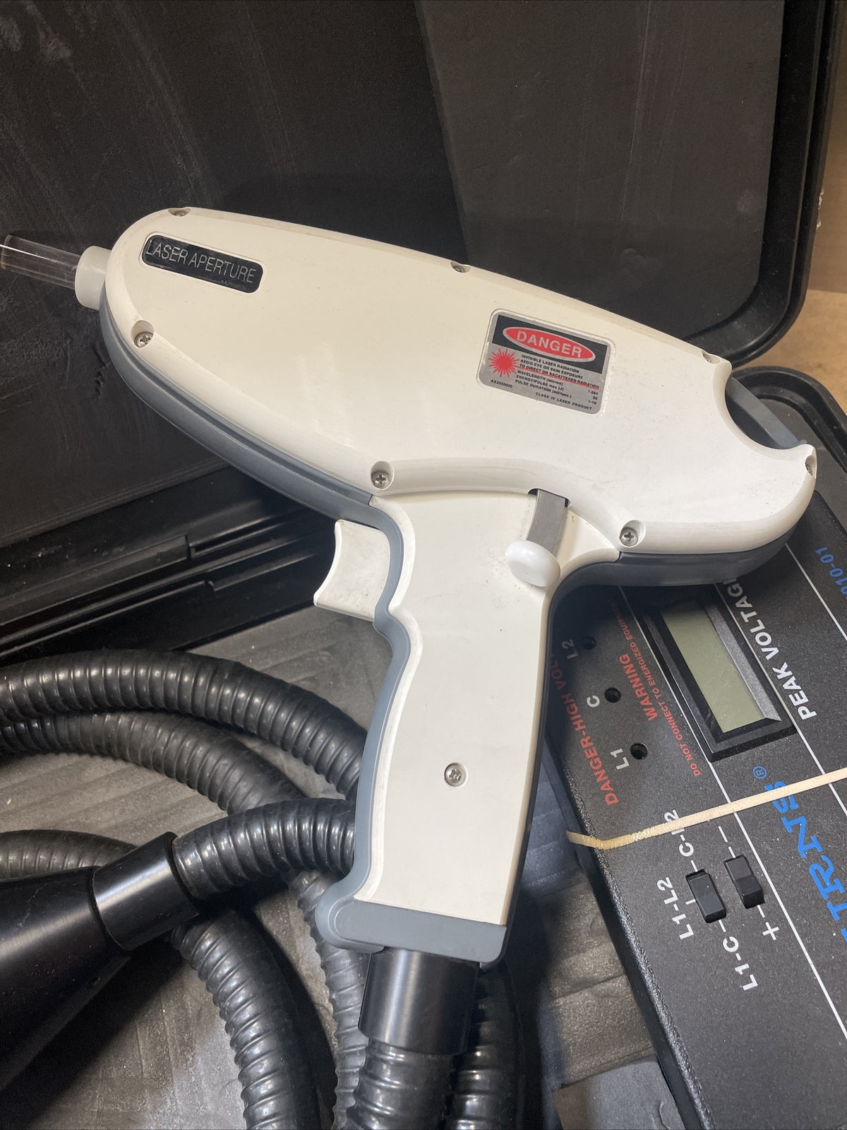 ESC MEDICAL SYSTEM MODEL B LASER HANDPIECE With Bourns 4010-01 Surge Protector