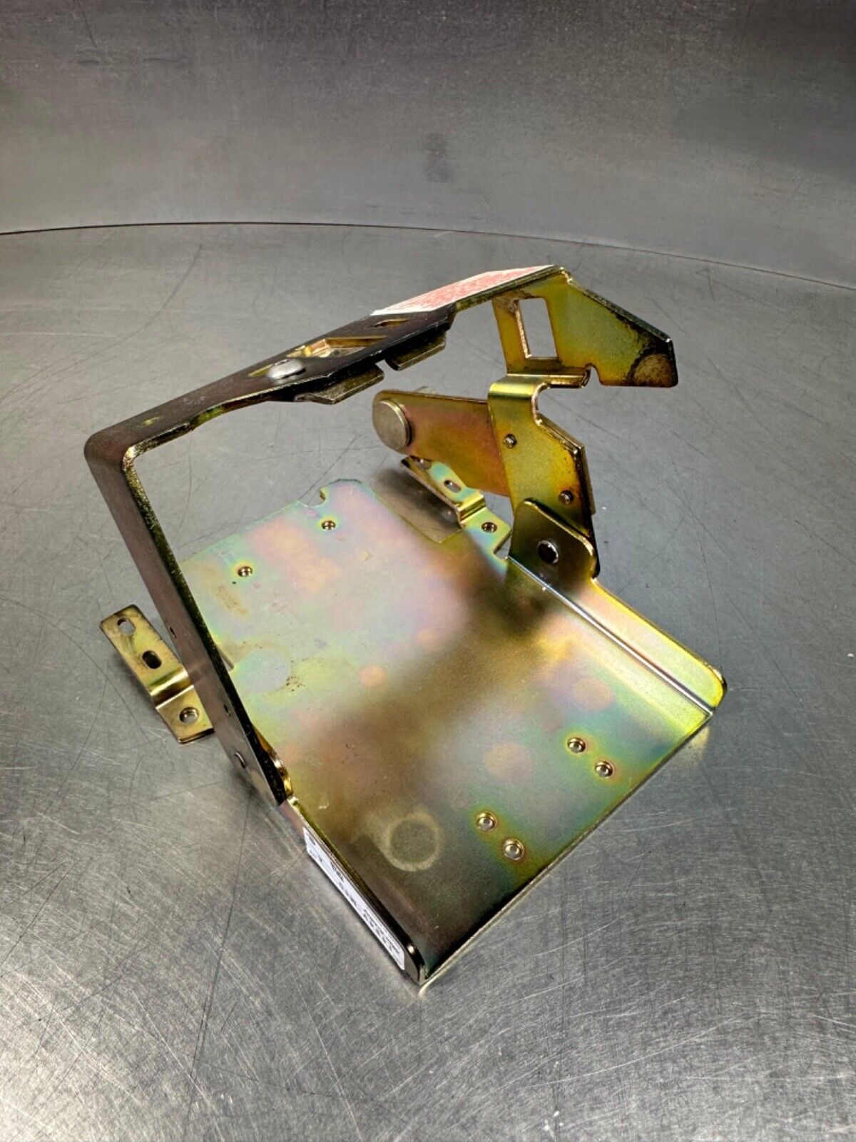 Ma-598 Allen Bradley 1494V-M40 SER. A Breaker Disconnect Mechanism (4E-19)