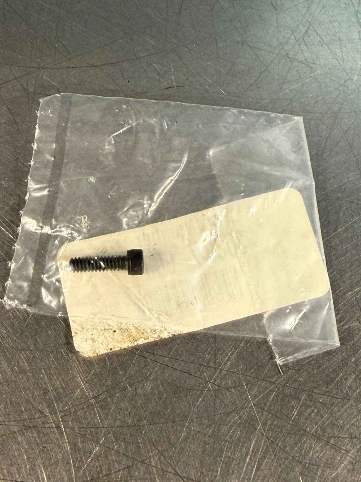 HW30392-008 - ZEBRA SCREW                             (3.1.1)