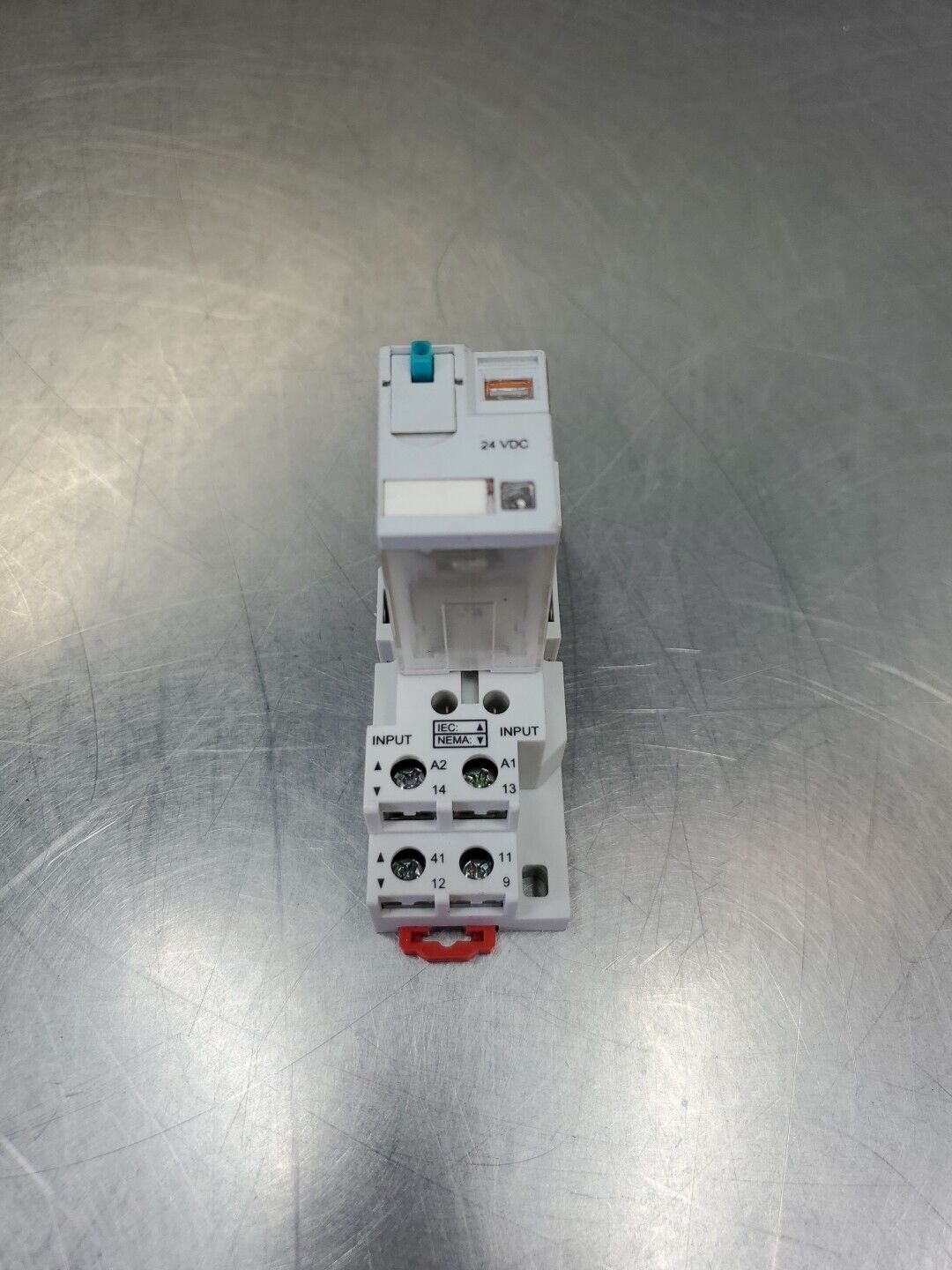 MAGNECRAFT 782XBXM4L 24VDC RELAY w/70-782D8-1 Base.                        4C-38