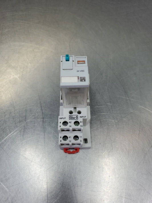 MAGNECRAFT 782XBXM4L 24VDC RELAY w/70-782D8-1 Base.                        4C-38