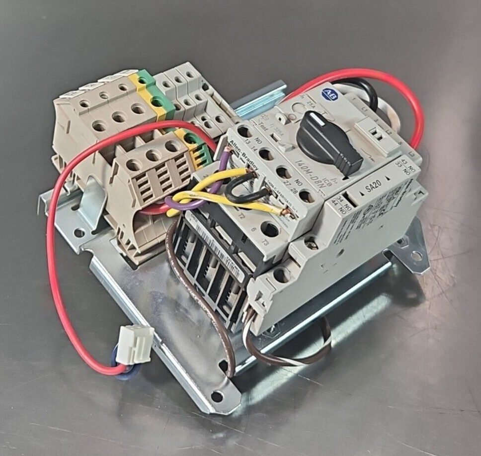 Allen Bradley 140M-D8E-C25 Motor Circuit Breaker W/140M-C-A Auxiliary    loc4A14