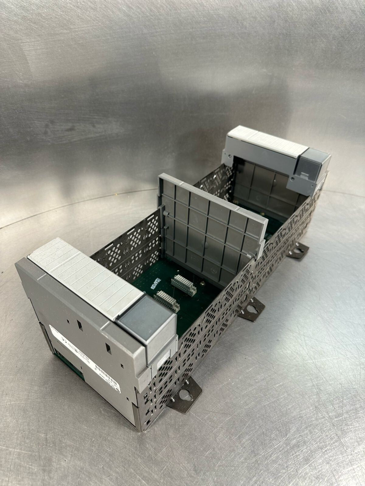 Allen Bradley 1746-A10 Series B SLC 500 10-Slot Rack                (8.5.8)