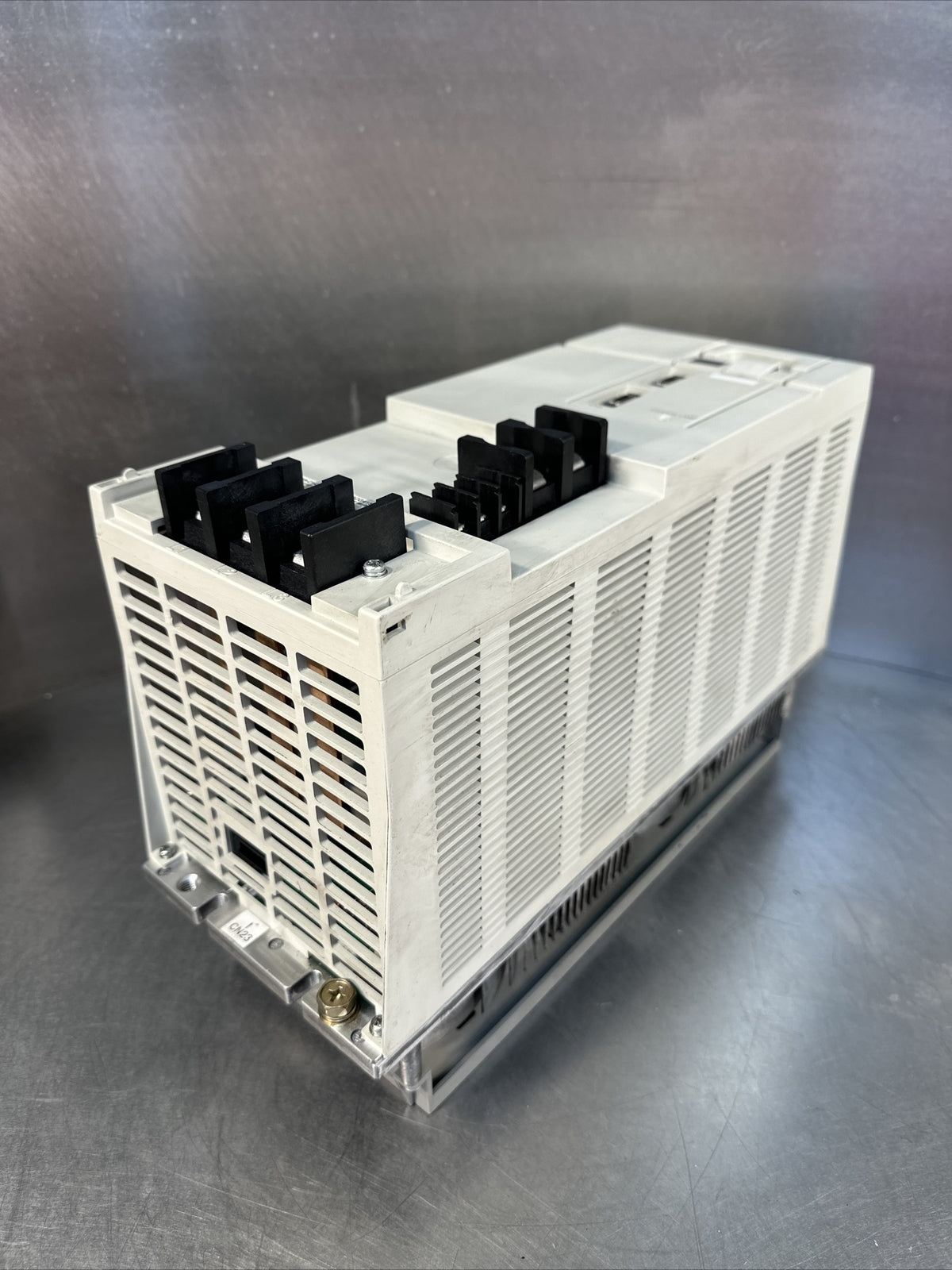Mitsubishi Electric MDS-C1-CV-300 Servo 30kW 144A 200-230VAC 3Phase (BIN-3.3.3)